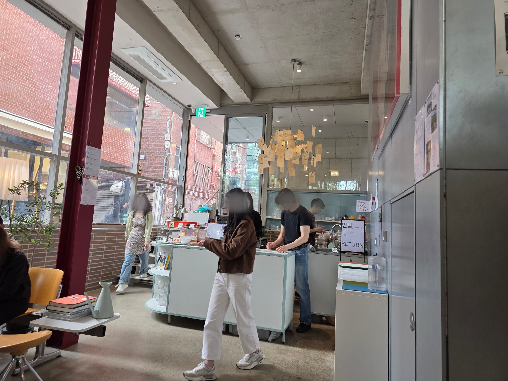 플래드카페 1층 내부